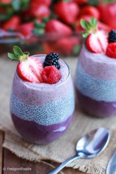 Borítókép: Mennyei reggeli: erdei gyümölcsös chia-puding