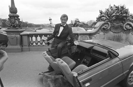 Borítókép: 89 éves korában elhunyt Sir Roger Moore