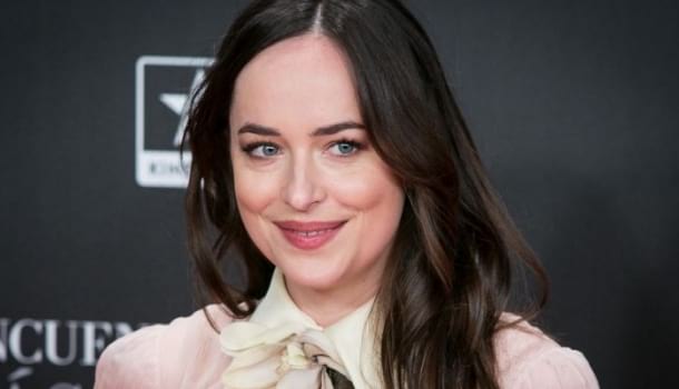 Borítókép: Láttad már Dakota Johnson két húgát? A lányok mindenkit lenyűgöztek a Gucci divatbemutatóján