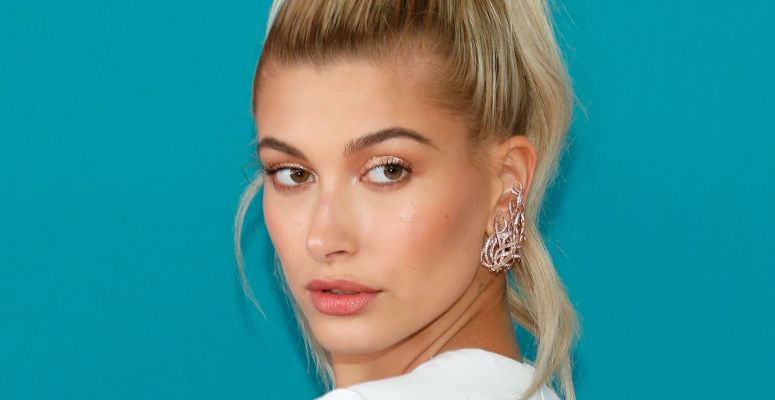 Mi ez a cipő? Hailey Baldwin magas sarkújával nem tudunk megbarátkozni