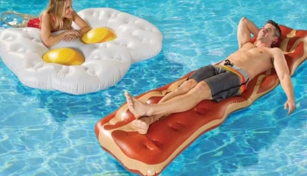 Borítókép: Dobd fel a strandidényedet a következő 8 őrült gumimatrac egyikével