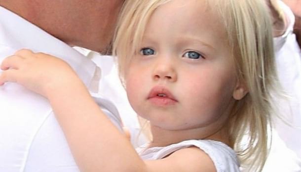 Borítókép: Cuki kislányból kamasz srác: Shiloh Jolie-Pitt fiúsabb, mint valaha – FRISS FOTÓK