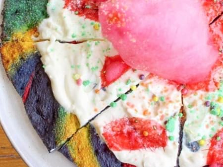 Borítókép: Ó, te jó ég! Az unikornis-pizza létezik, és valaki meg is eszi!