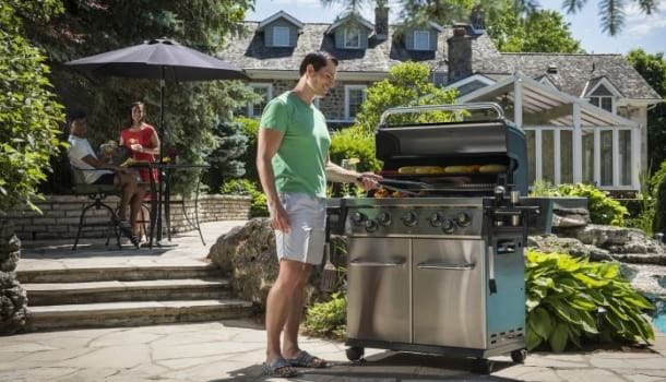 Borítókép: Ilyen a profi grill, ami egyetlen teraszról sem hiányozhat!