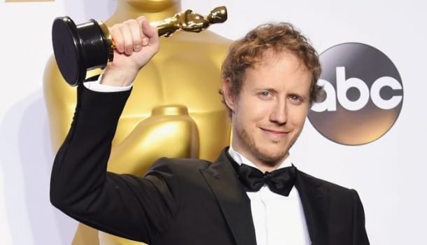 Borítókép: Készül az új Oscar-díjas alkotás? Íme, az első fotók Nemes Jeles László új filmjéről, a Sunsetről!