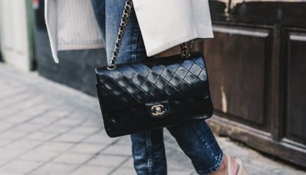 Borítókép: Idén újra szupertrendi! 60 év után még mindig ezért a cipőért bolondulnak a nők