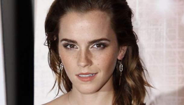 Borítókép: Elakadt a lélegzetünk! Emma Watson virágos ruhájában karcsúbb, mint valaha