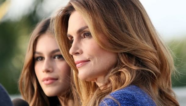 Borítókép: Cindy Crawford 15 éves lánya már most túl magamutogató az internetezők szerint – FOTÓ