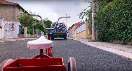 Borítókép: Egy szál iPhone-nal forgatott rövidfilmet a világhírű filmrendező, Michel Gondry – nézd meg te is!