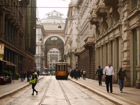 Borítókép: Megosztó lépés: az Airbnb megnyitotta szállásait a menekültek előtt Milánóban 