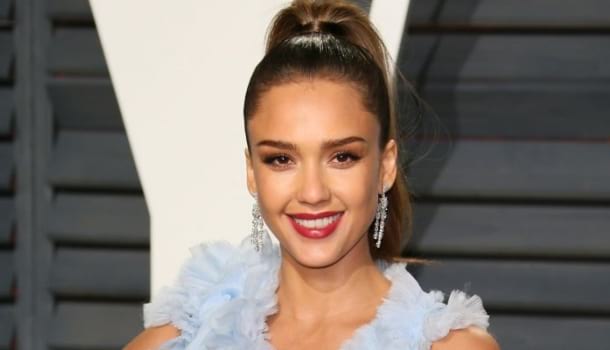 Borítókép: Micsoda hír! Jessica Alba újra várandós, és őrülten aranyosan jelentette ezt be