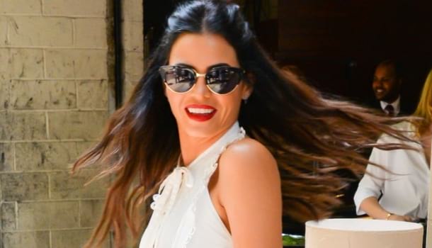 Borítókép: Jenna Dewan bemutatja: ennél a 10 ezres papucsnál nincs kényelmesebb az utazáshoz