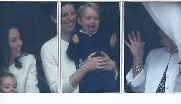 Borítókép: Milyen fess 4 éves! György herceg szülinapi portréjától nem lehet nem elolvadni