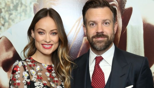 Borítókép: Új családtag: Olivia Wilde és Jason Sudeikis örökbefogadott, mi pedig elolvadtunk az első fotó láttán