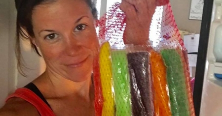 Borítókép: Igen, irtó nagy kupi van a házunkban! Na és? – Egy elfoglalt anyuka válasza az őt ért sértegetésekre