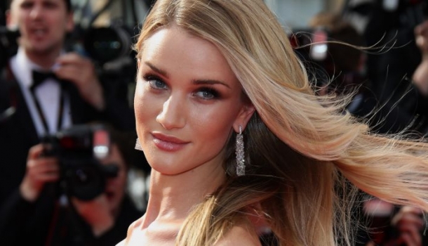 Borítókép: A 4 legnagyobb frizuratrend 2017-ben, amit szőkéknek találtak ki