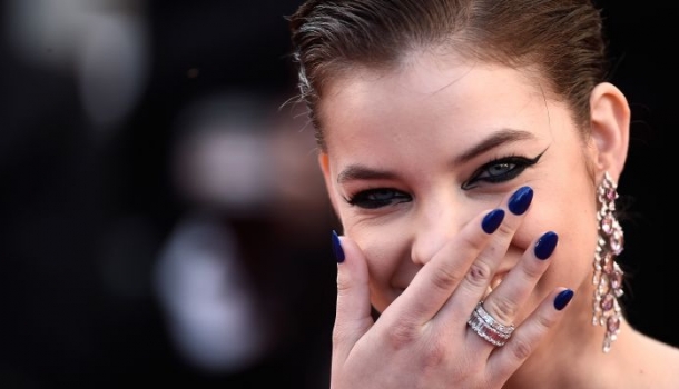 Borítókép: Mától hivatalosan is világsztár! Palvin Barbira is lecsapott minden idők legnagyobb női trollja