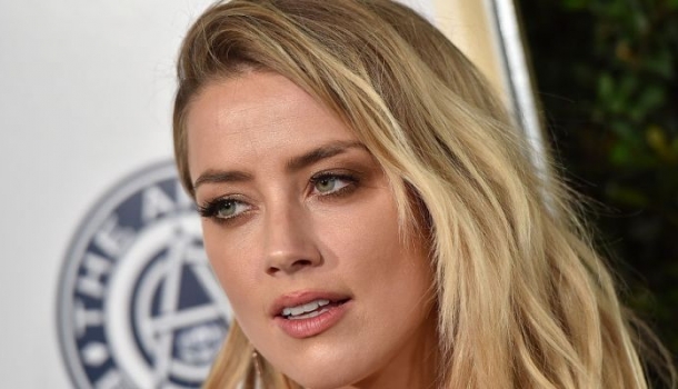 Borítókép: Ez megint nem jött össze: szakított Amber Heard és a milliárdos pasija