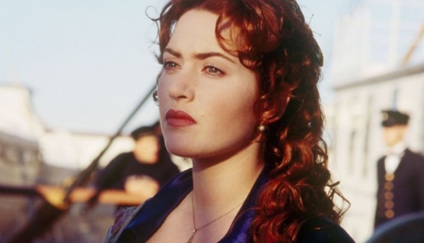 Borítókép: Kate Winslet ismét leforgatta a Titanicot vagy mi van? Nézd meg az új romantikus film előzetesét