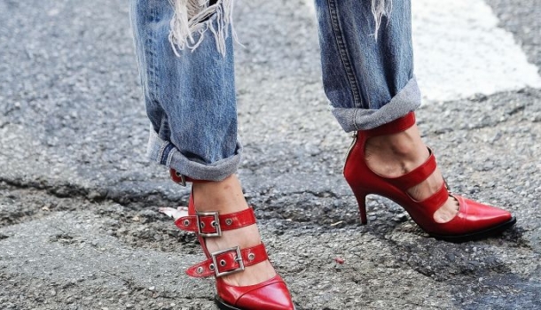 Borítókép: Uncsi már a skinny! Helyette inkább most ezt a fazont hordják a sztárok