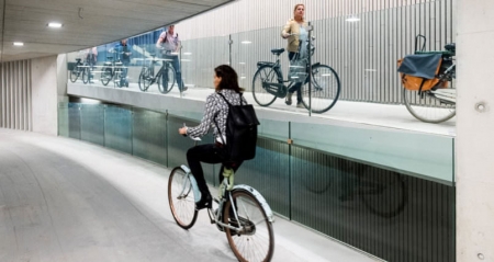 Borítókép: A világ legnagyobb bicikliparkolója nyílik a hollandoknál