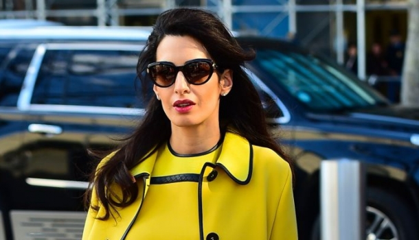 Borítókép: Unod már a maxiruhát? Amal Clooney mutatott egy szuper alternatívát