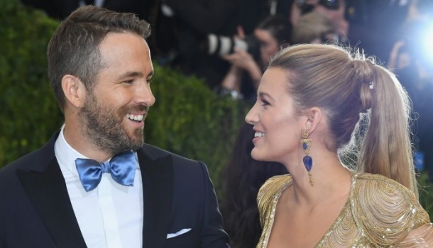 Borítókép: Sírva nevetős: Ryan Reynolds széttrollkodta Blake Lively szülinapi fotóját