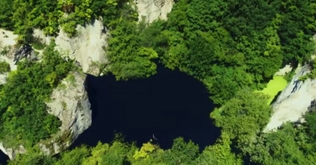 Borítókép: Eléggé lélegzetelállító kisfilmet forgatott a CNN Magyarország vizeiről