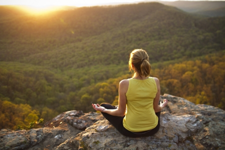 Borítókép: Meditálnál, de nem tudod hogyan kezdj hozzá? Ezek a legjobb appok a telefonodra!
