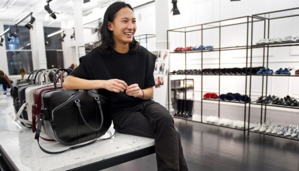 Borítókép: Alexander Wang táskájánál aligha lesz csillogósabb darab 2018 tavaszán!