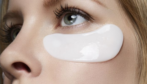 Borítókép: Olcsó és hatékony ápolót keresek érzékeny szemkörnyékre. Lehetetlen küldetés?