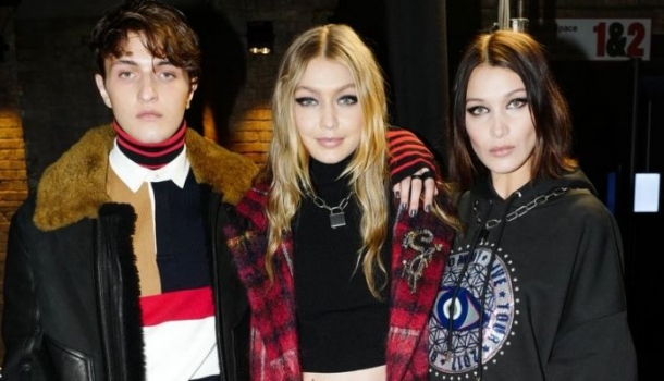 Borítókép: Gigi, Bella és a helyes kisöcsi – A három Hadid egyszerre vonult a kifutón Londonban
