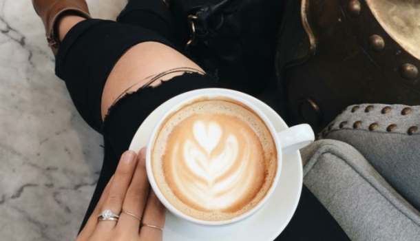 Flat White Jelentese