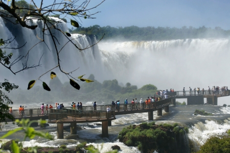 Borítókép: Vízesések a Föld körül: 7 szédületes fotó