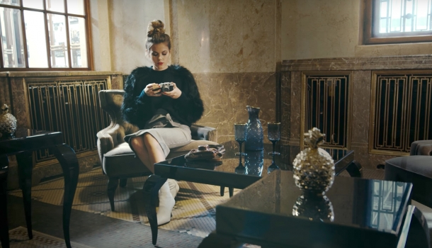 Borítókép: Csobot Adél lett a H&M magyar múzsája – Egyedi videóban mutatja a be a kollekció kulcsdarabjait