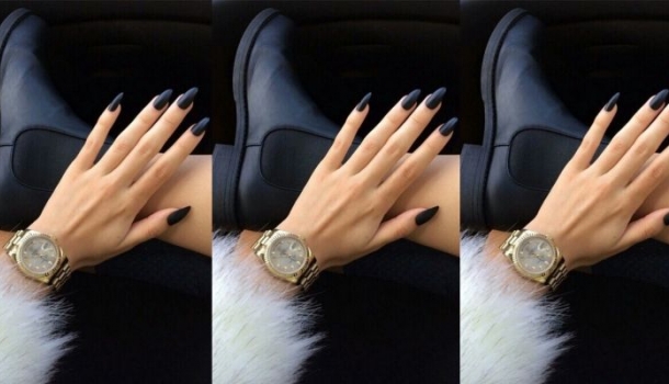 Borítókép: Ez az új őrület! Íme, a 8 legjobb matt fekete manikűrötlet, amit muszáj ebben a hónapban kipróbálnod