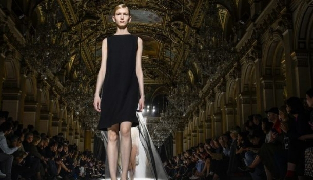 Borítókép: Nem csak a szép lányoké a világ! Ez a "csúnyácska" modell most a kifutó sztárja