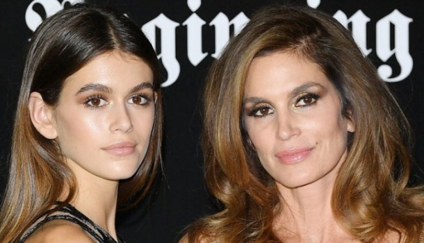 Borítókép: Cindy Crawford elárulta, mitől félti a lányát igazán: és ez a valami nem a modellkedés!