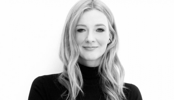 Borítókép: "A ruhák adják a lehetőséget, hogy vagy elbújik vagy kinyílik a viselője" – interjú Konsanszky Dórával a 2018-as tavaszi kollekciójáról