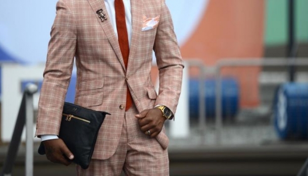 Borítókép: Ez lesz aztán az igazán megosztó trend! Ha minden igaz, akkor jövő tavasszal ezt a nőies kiegészítőt fogják hordani a férfiak