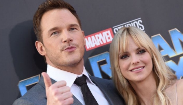 Borítókép: Anna Faris mindenről kitálalt könyvében: szinte hihetetlen, mit akart eleinte Chris Prattől