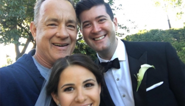 Borítókép: 12 sztár, aki tökélyre vitte a rajongókkal való pózolást