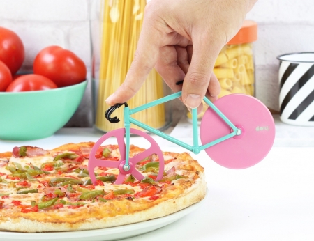 Borítókép: Mi is akarunk egyet a konyhánkba ezekből a fura, ám igen hasznos kütyükből!