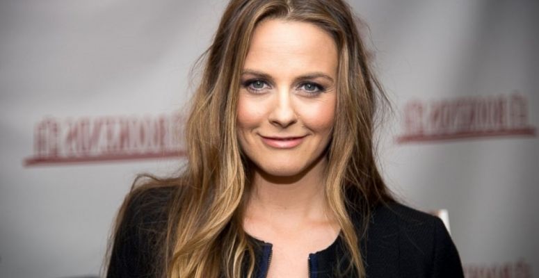Borítókép: Te is imádtad a Spinédzsereket? Akkor látnod kell, miben bulizott a napokban a film sztárja, Alicia Silverstone!