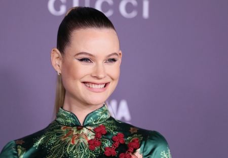 Borítókép: Behati Prinsloo talpig Gucciban mutatta meg a nagyvilágnak a kisbabáját