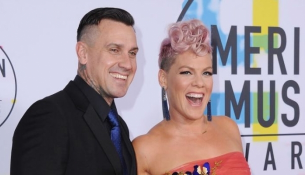 Borítókép: Stílusosak és nagyon szerelmesek! Sztárpárok a 2017-es American Music Awards díjátadóján