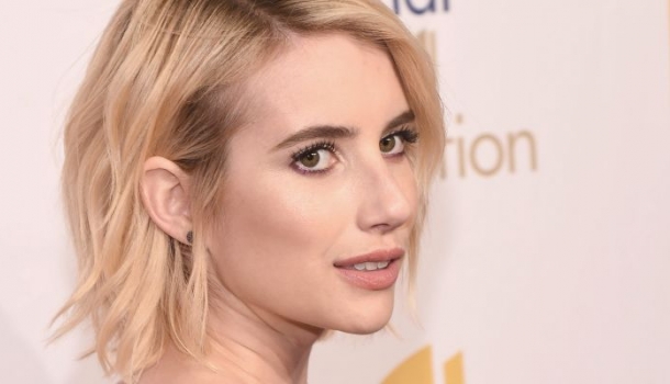 Borítókép: Ciki vagy menő? Emma Roberts mamabugyit villantott a vörös szőnyegen