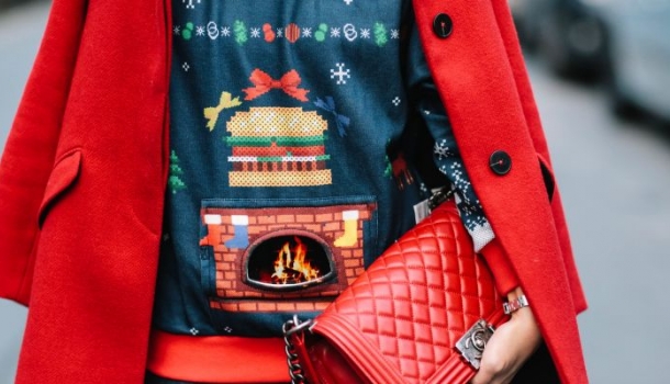Borítókép: Kötelező darab decemberben! 10 példa arra, hogy a karácsonyi csúnyapulcsit lehet stílusosan is viselni