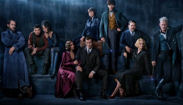 Borítókép: Hoppá: J. K. Rowling megvédte a párkapcsolati erőszakkal vádolt Johnny Deppet a tiltakozó rajongóktól