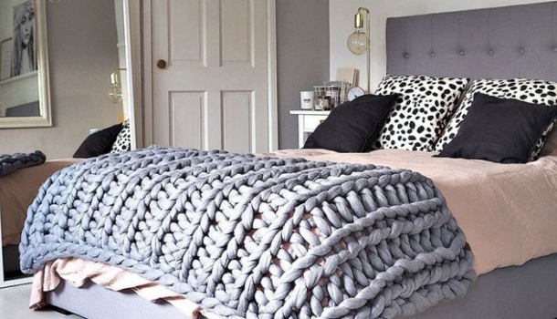 Borítókép: Így készítsd el te is 4 óra alatt a net kedvenc óriási kötött takaróját